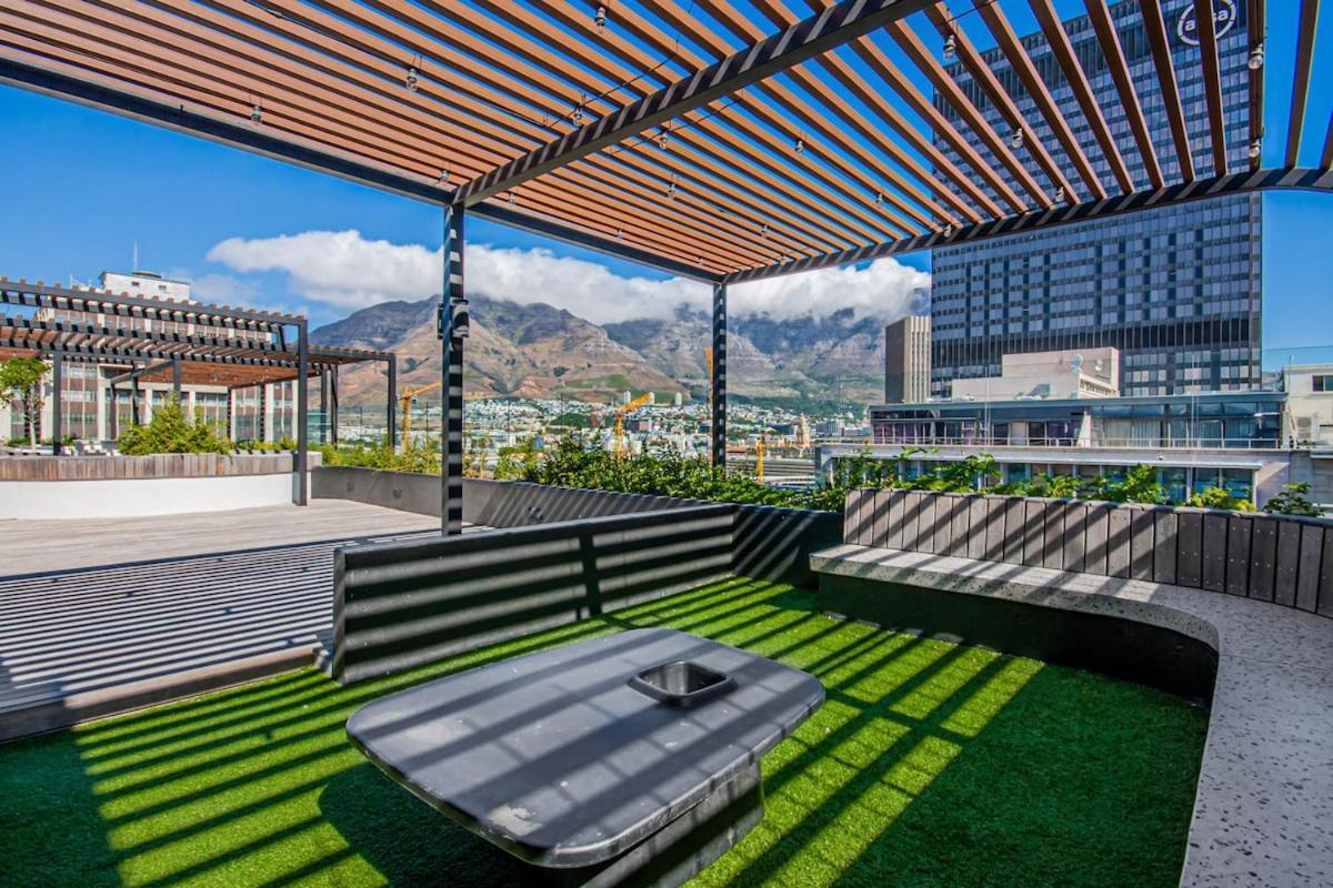 Gorgeous, Secure, Brand New, Stylish- Central-pool Apartamento *